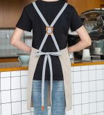 Tablier conçu avec lanières croisées